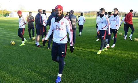 Chưa đá, dàn sao Arsenal đã gây bất ngờ lớn khi gặp Chelsea