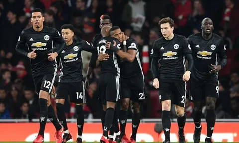 Rời Man Utd 1 mùa, 'chú ong thợ' ký hợp đồng mới quá sốc
