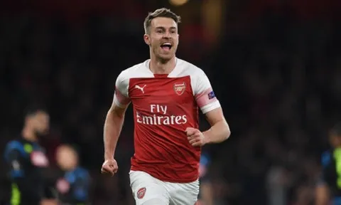 Áp đảo trước Napoli, Arsenal đặt một chân vào bán kết Europa League