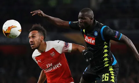 Arsenal đã biến Koulibaly "100 triệu" thành gã hề như thế nào?