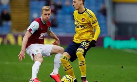 Arsenal hòa thất vọng, B/R Football "troll" cực thâm thúy