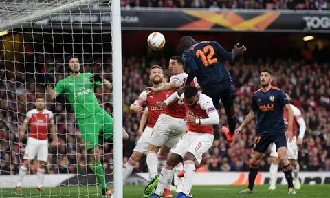 'Arsenal kèm người khu vực và bỏ rơi cậu ta'