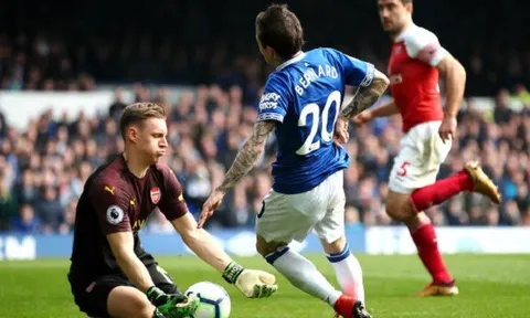 Arsenal "quăng game", cuộc đua top 4 khó lường hơn bao giờ hết