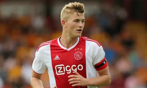 Barcelona và Man Utd không nhanh, De Ligt có thể tới...
