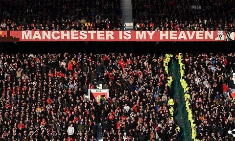Bất chấp thảm họa, Man Utd vẫn bán sạch vé mùa tới