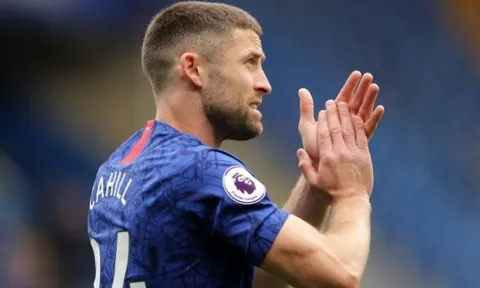 'Bật' Sarri và đây là cách các cầu thủ Chelsea đối xử với Cahill