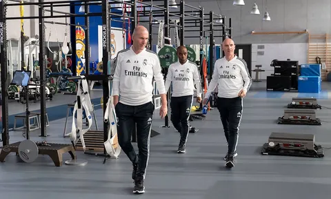 Bắt tay vào công việc, Zidane để lộ 2 trợ thủ đắc lực ở Real Madrid