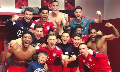 Bayern lập được một thành tích vô đối sau màn hủy diệt trước Dortmund