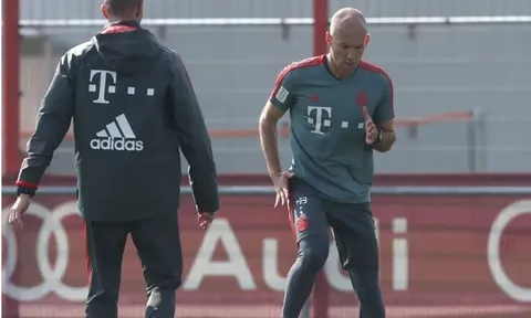 Bayern nhận tin mừng, đón "kèo trái" siêu đẳng trở lại tập luyện.