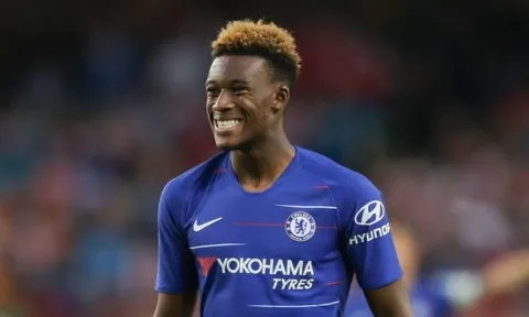 Bị bỏ rơi, Hudson-Odoi phản ứng khó tin với Sarri