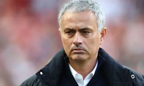 Bị cấm đoán, Mourinho nói lời phiền muộn về Man Utd
