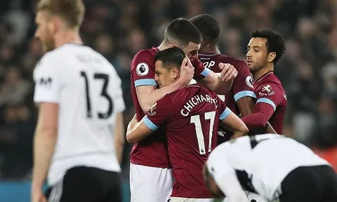 Bị Chicharito "hại", HLV từng vô địch Premier League muốn có ngay VAR