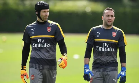 Bị Emery hắt hủi, sao Arsenal có quyết định về tương lai