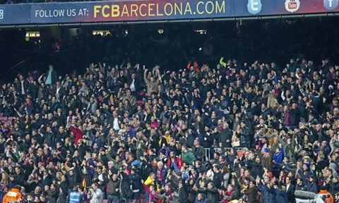 Bị fan Barca dồn đến bước đường cùng, "tội đồ" liệu có tìm đường đào thoát?