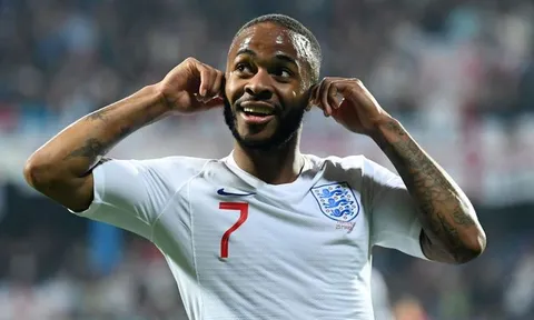 Bị phân biệt chủng tộc, sao Man City đáp trả cực hay