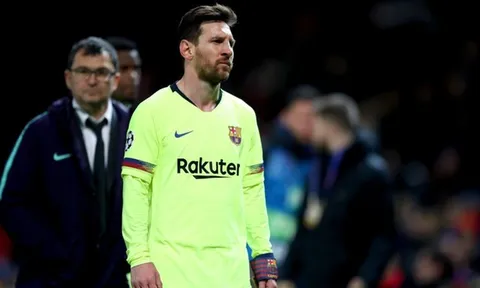 Bị Smalling "uýnh chảy máu cam", Messi nói 1 điều bất ngờ