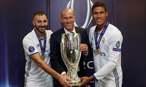 "Binh biến" ở Real Madrid, siêu trung vệ quyết định gia nhập Man Utd?