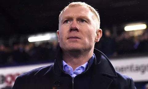 BLĐ Oldham thất vọng vì lối hành xử khó tin của Paul Scholes