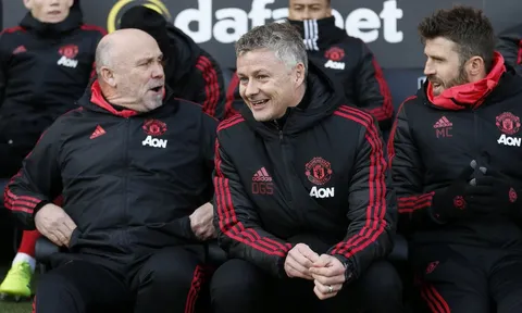 Man Utd hòa mà như thắng, Solskjaer đang ở đâu so với Mourinho?