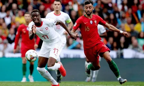 Bruno Fernandes bị Ronaldo che mờ, fan Quỷ đỏ phản ứng ra sao?