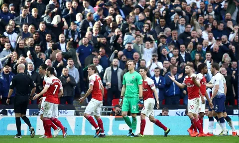 Cầm hòa Tottenham, Arsenal trở thành "độc nhất" tại Anh