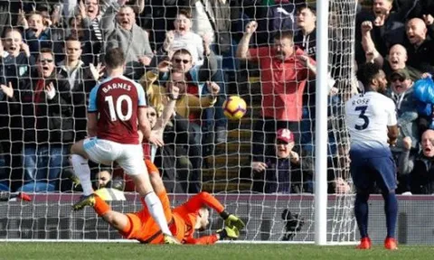Kane ghi bàn và nhìn Tottenham thất bại sốc trước "nhược tiểu" Burnley