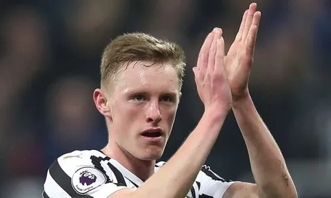 Fan Man Utd 'cạn lời' khi đội nhà chiêu mộ sao trẻ người Anh
