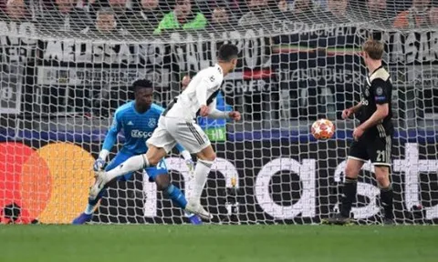 3 điểm nhấn Juventus 1-2 Ajax: Thảm họa De Sciglio, CR7 đơn độc