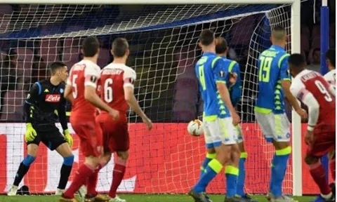 Lacazette lập siêu phẩm, Arsenal hạ "knock-out" Napoli trên đất Ý