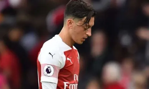 Ozil, Coutinho và 7 ngôi sao bị "giam cầm" trên băng ghế dự bị mùa này