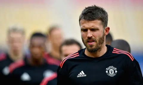 Carrick chỉ ra 2 cái tên của M.U mà Solskjaer không thể huấn luyện