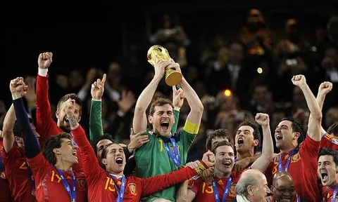 Casillas nhập viện, tất cả cùng cầu nguyện cho anh