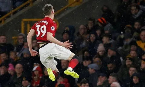 'Cậu ấy cách khung thành Wolves 20m và chỉ có 1 suy nghĩ trong đầu'
