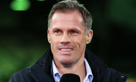 "Cậu ta như mới lần đầu đá vị trí ấy" - Carragher chỉ trích sao Man Utd