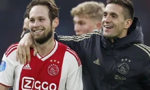 Cầu thủ Ajax vươn lên từ mác hàng thải Premier League
