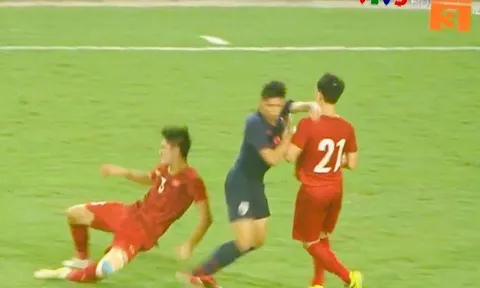'Cầu thủ Thái Lan ức chế, vung tay đấm vào mặt Đình Trọng'