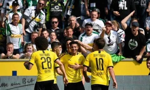 Cầu thủ 128 triệu bảng nổ súng, Dortmund vẫn ngậm ngùi làm kẻ về nhì