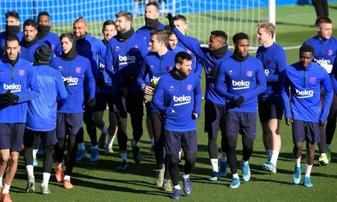 Cay HLV Setien, 2 sao Barca suýt "tẩn" nhau trên sân tập?