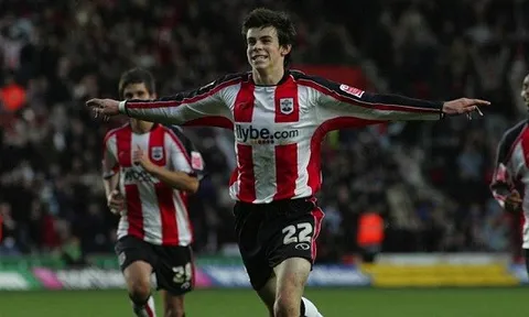 Chỉ vì tiếc Darren Potter 15 năm trước, Liverpool đã "vồ hụt" Gareth Bale