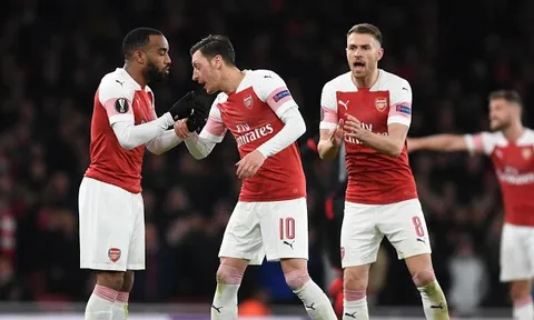 CĐV Arsenal: "Cậu ấy là vẻ đẹp hay nhất Trái Đất"