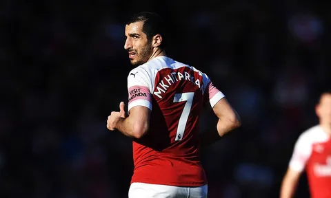 CĐV Arsenal: "Nếu Ronaldo và Messi thì đã khác, UEFA đúng rác rưởi"