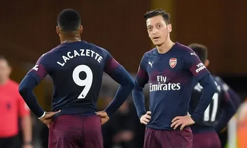 CĐV Arsenal nổi cơn thịnh nộ: "Bán của nợ bỏ đi đó ngay lập tức"