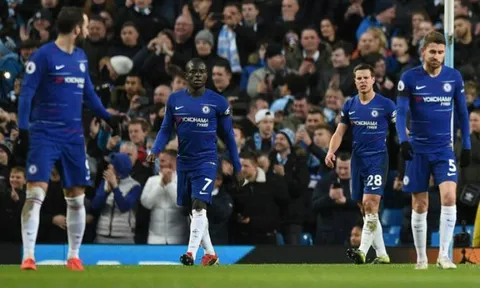 CĐV chế giễu Chelsea không bằng cả... đội hạng Ba