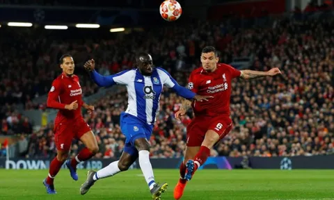 CĐV Liverpool chỉ trích cay nghiệt 'hậu vệ hay nhất thế giới là 100% thảm họa'
