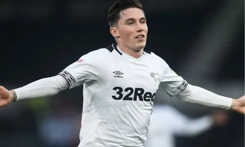 CĐV Liverpool "nhói lòng" vì tương lai của "Torres mới"