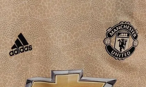 CĐV Man Utd "nóng mắt" vì áo phụ của Quỷ Đỏ