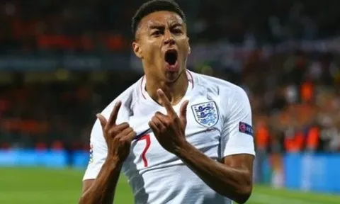 CĐV Man Utd: "Tăng lương cho cậu ta ư? Hèn chi đội cứ đi xuống"