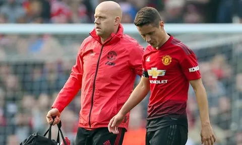 CĐV M.U chọn ra cái tên bất ngờ thay thế Herrera