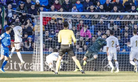 CĐV Real, còn ai nhớ Keylor Navas nữa không?