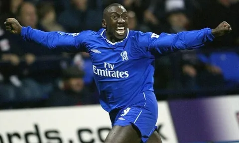 "Tôi nghĩ Chelsea cần ký hợp đồng với 1 tiền đạo mới, 1 số 9 mới và anh ấy nên mặc số áo đó"